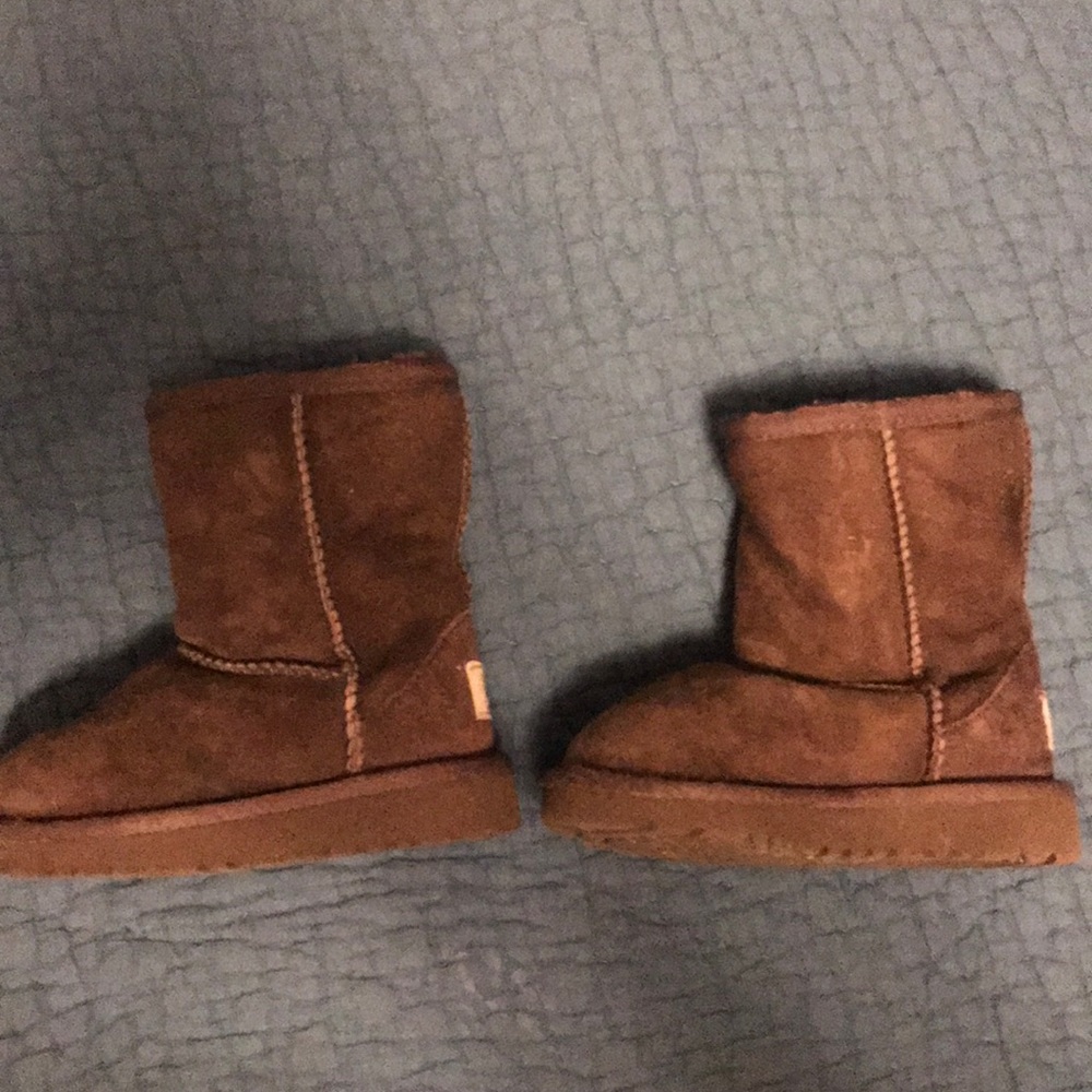 Toddler uggs size 7T